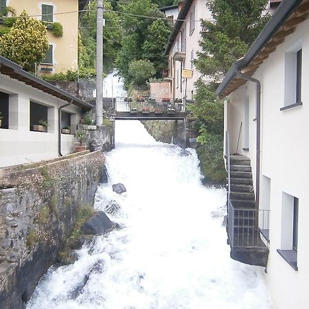 Casa In Riva Al Lago Varenna Bagian luar foto