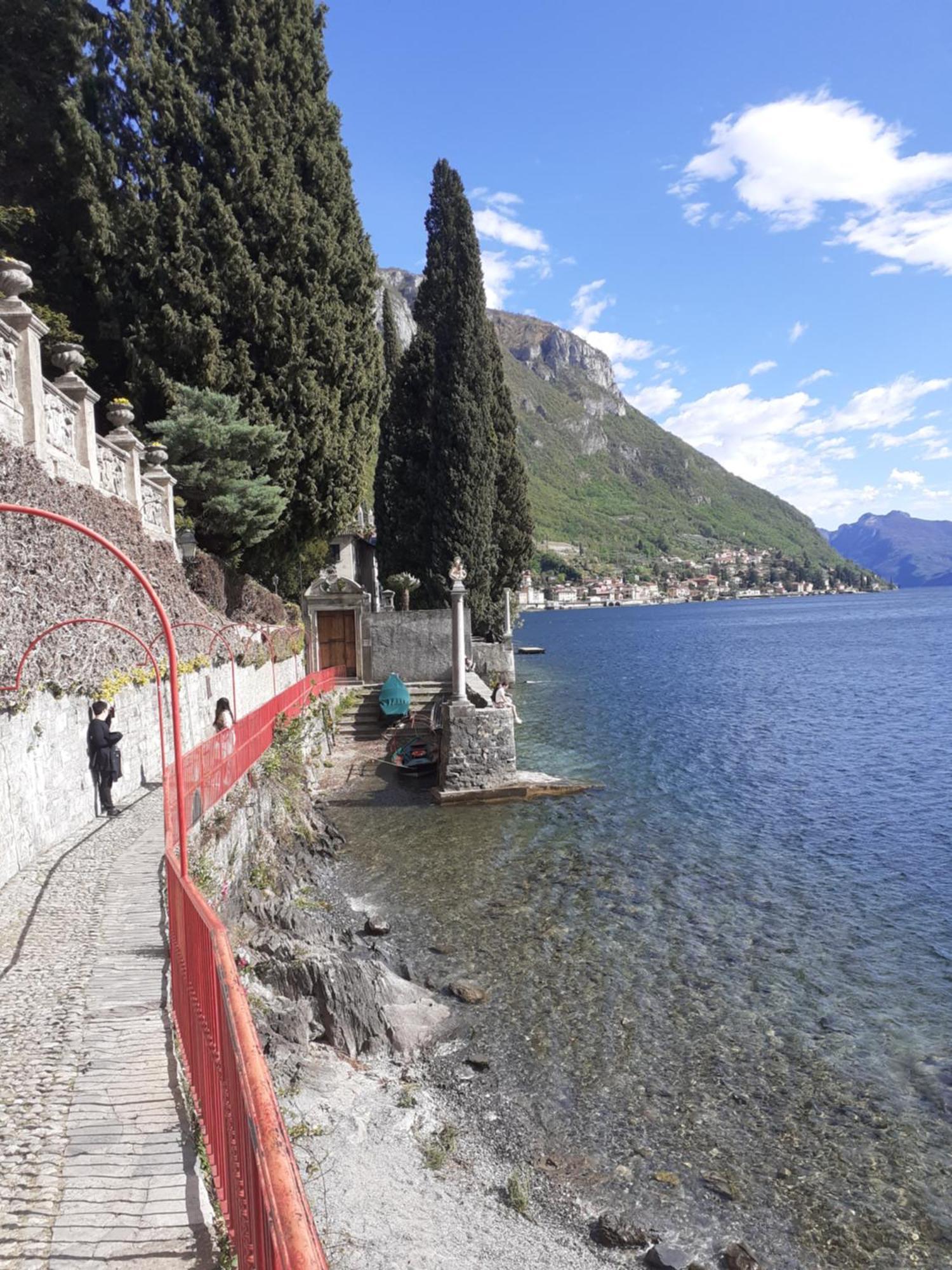 Casa In Riva Al Lago Varenna Bagian luar foto