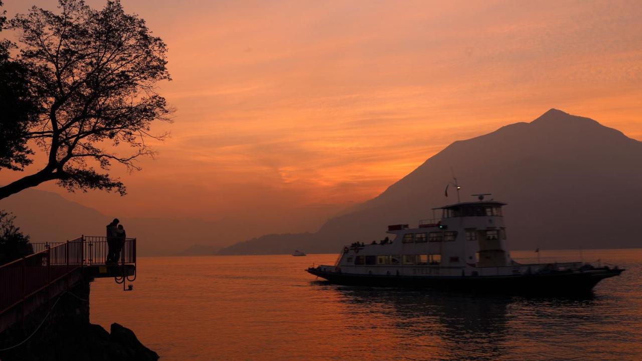 Casa In Riva Al Lago Varenna Bagian luar foto