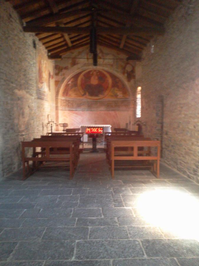 Casa In Riva Al Lago Varenna Bagian luar foto