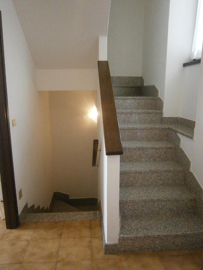 Casa In Riva Al Lago Varenna Bagian luar foto