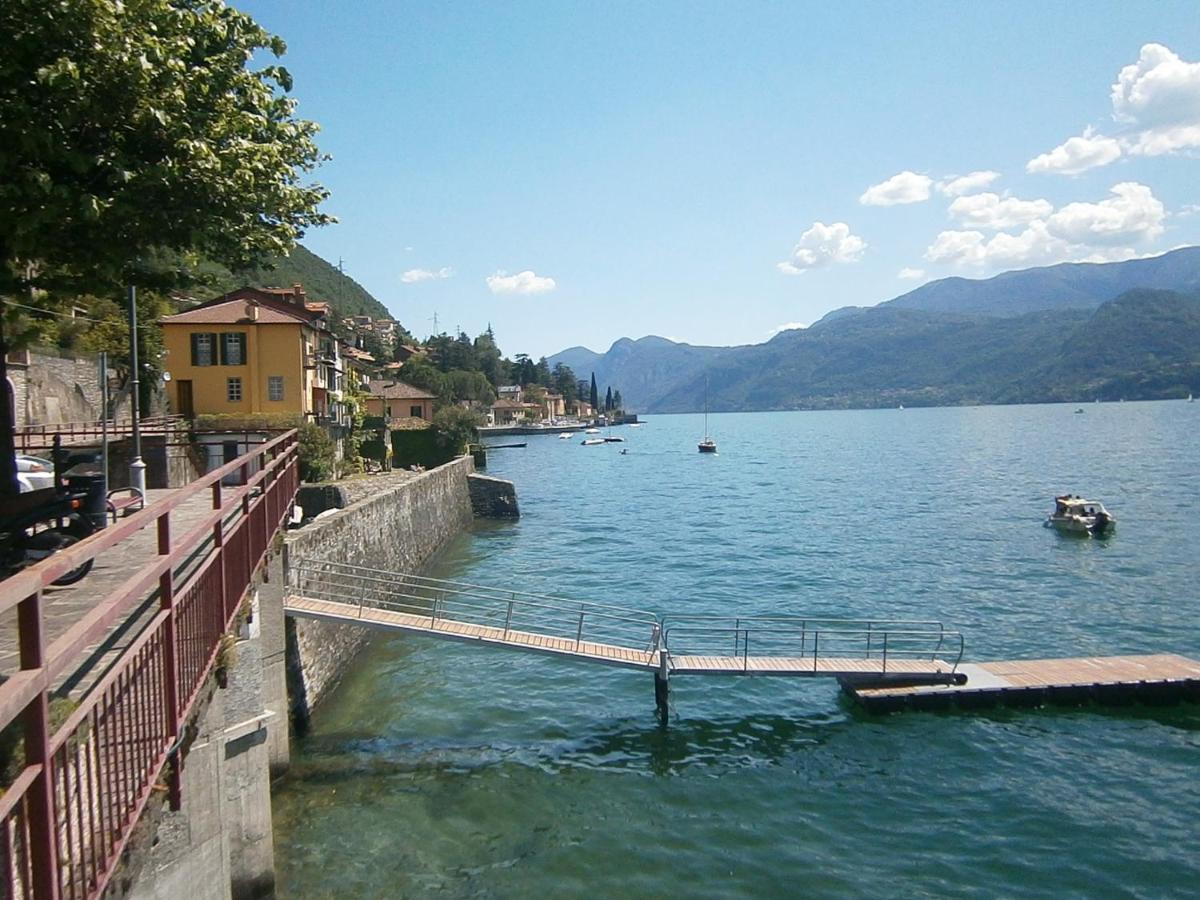 Casa In Riva Al Lago Varenna Bagian luar foto